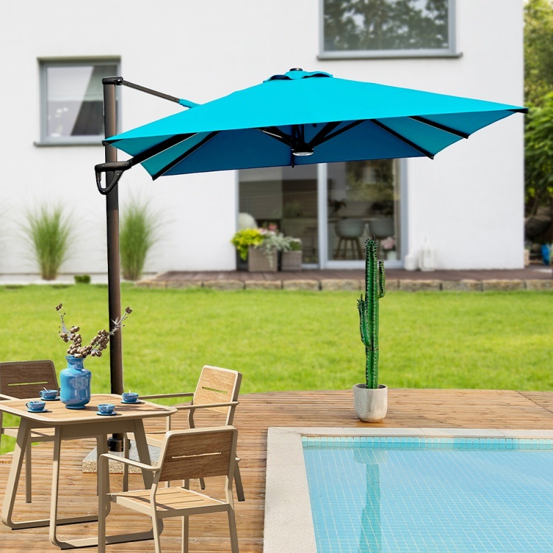 Cantilever vs Center-Pole Umbrellas: Best for Commercial Use