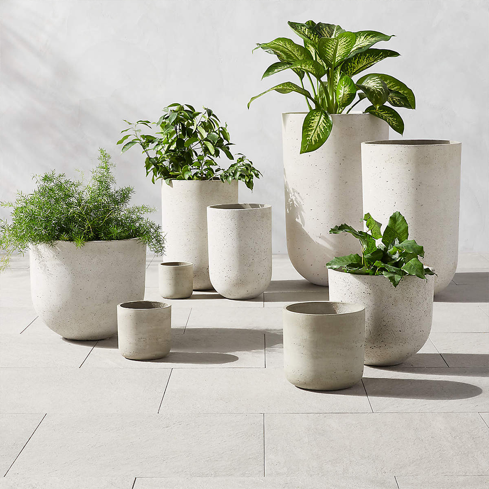 Kingmake specializes in manufacturing premium, weather-resistant GRC outdoor planters and modern large pots designed for both commercial landscaping and residential gardens.