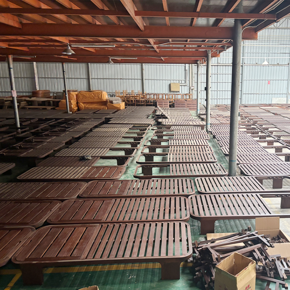 How Kingmake's OEM Sun Loungers Can Boost Your Resort's Revenue | A 5-Minute Read