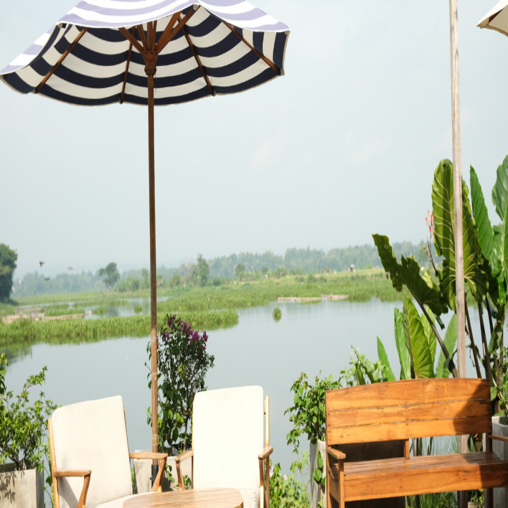 Wind-Resistant Patio Umbrellas for Coastal Hotels